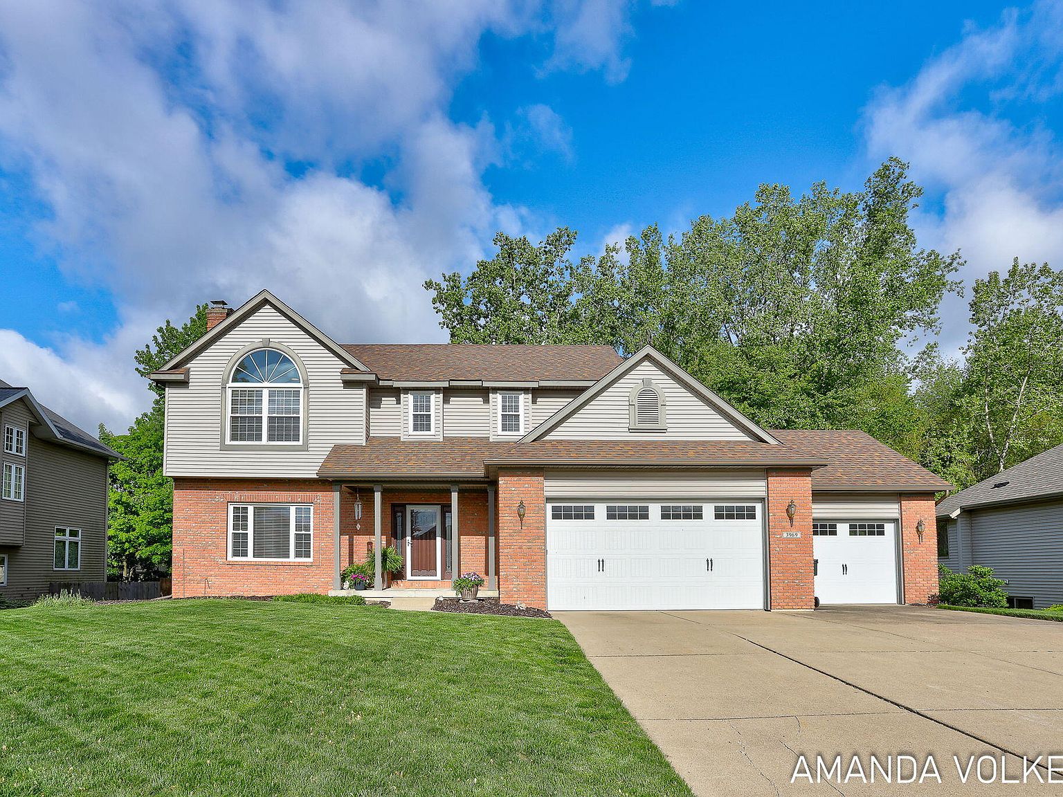 3969 Shorewood Ct SW, Grandville, MI 49418 | Zillow
