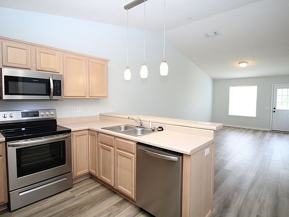 4th image of 9794 Cobblebrook Dr