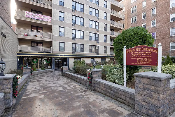 Rented by Apple Realty Group Corp | media 14