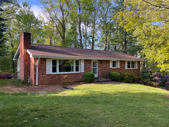 6 Alpine Ct, Asheville, NC 28805