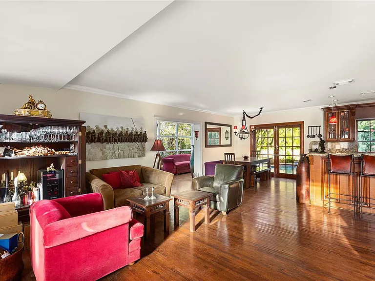 6315 Maynada St — Photo 16