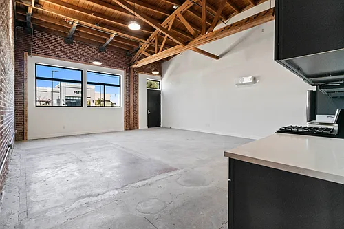 1901 S Pacific Ave #4 Photo 1