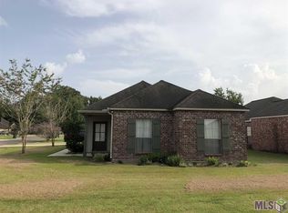41039 Villa Ct N, Gonzales, LA 70737