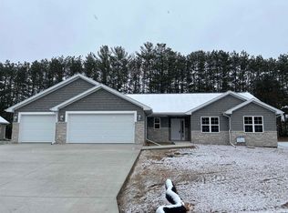 2090 Abbey Rd, New London, WI 54961