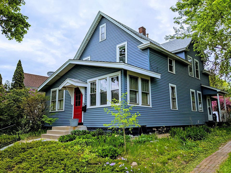 1st image of 2313 4th St NE #2