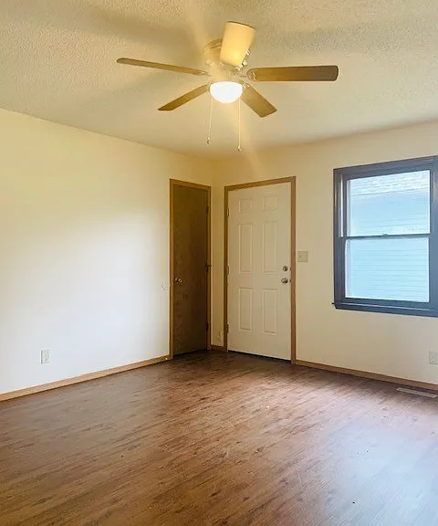 810 S Nettleton Ave — Photo 2