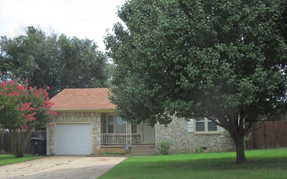 1st image of 1807 Oxford Way