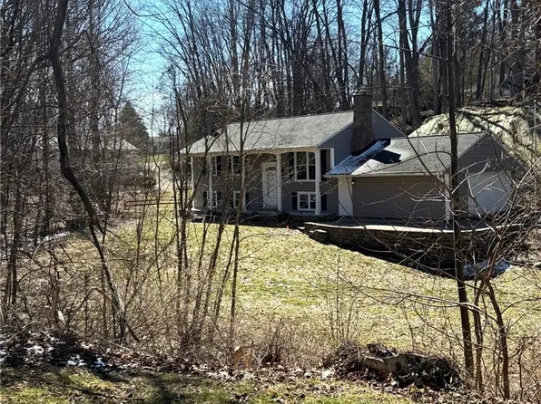 47 Brooktree Dr, Penfield, NY 14526