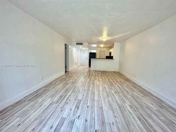 5th image of 1540 NE 191st St APT 243