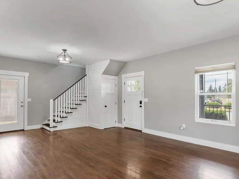 1282 N 3rd Avenue 350 E — Photo 2