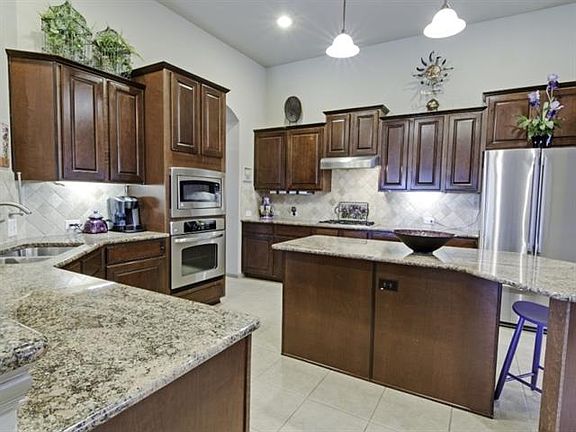 3rd image of 12820 Gallant Ct