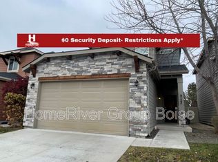 9122 W Tillamook Dr, Boise, ID 83709