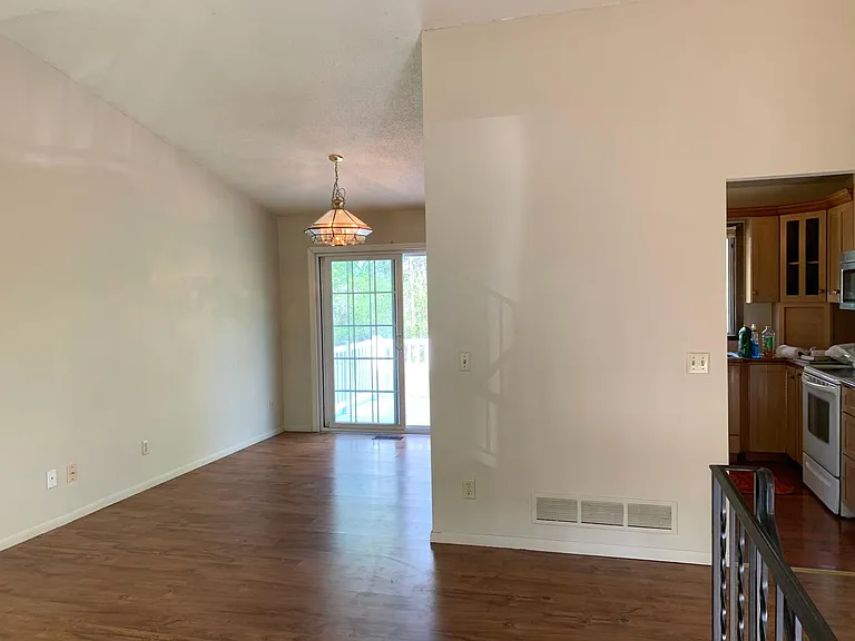 1089 Regency Dr — Photo 13