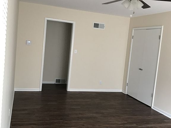 5th image of 1015 Wilson St