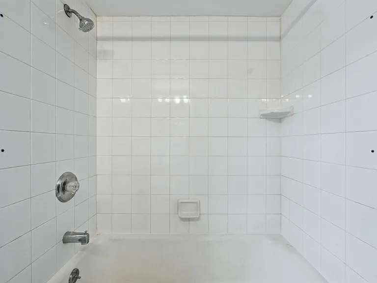 4828 Webster St — Photo 12