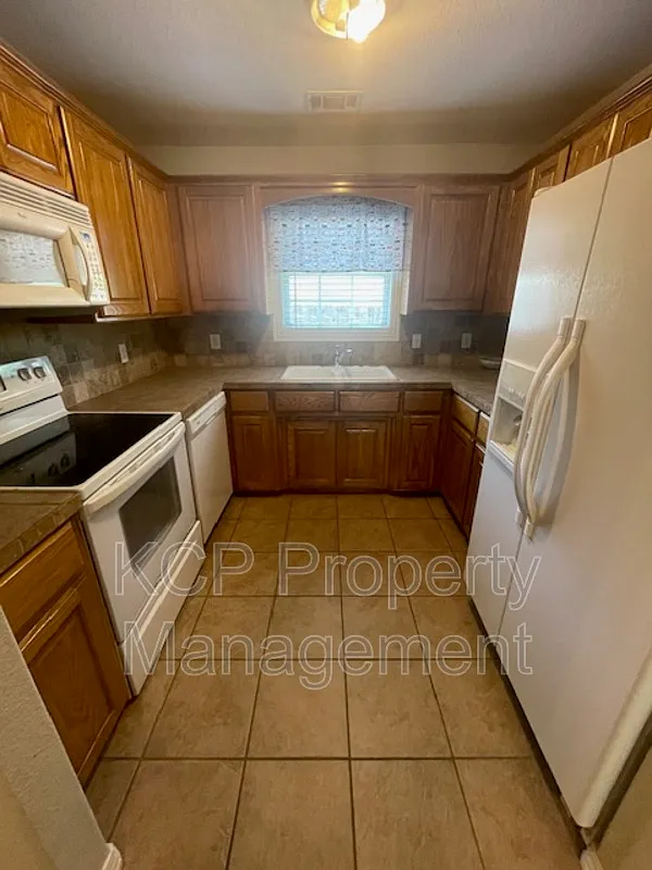 2 bed, 2.0 bath, 1346 sqft, $950 — Photo 4
