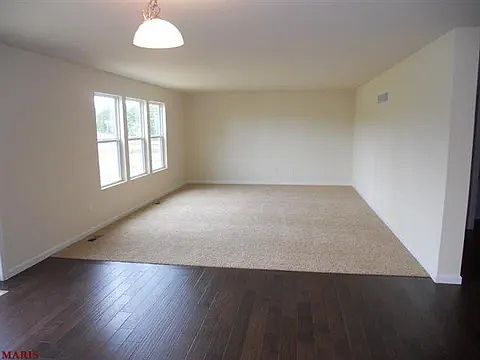 2nd image of 709 Rockshire Dr