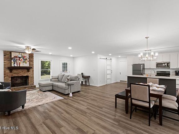 4th image of 700 Shadowridge Road