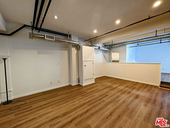 2nd image of 312 W 5th St APT 1103
