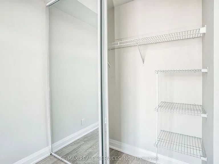 15 Lynch St #2202 — Photo 16