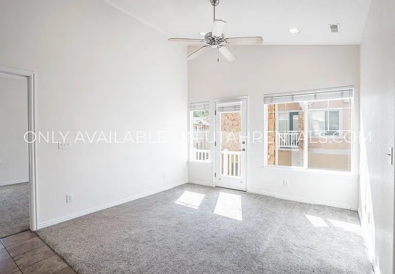1052 Canyon Meadow Dr #3 — Photo 10