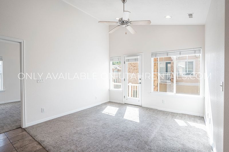 1st image of 1052 Canyon Meadow Dr APT 3