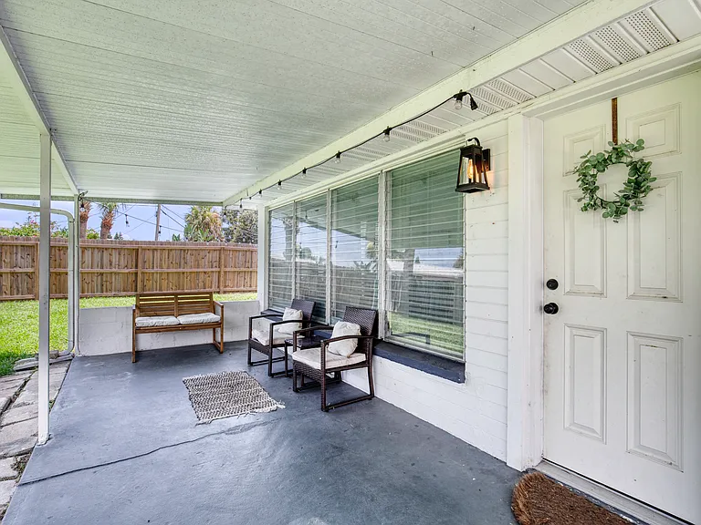 55 Poinsettia Dr — Photo 14