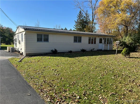 897 Erie St, Lancaster, NY 14086