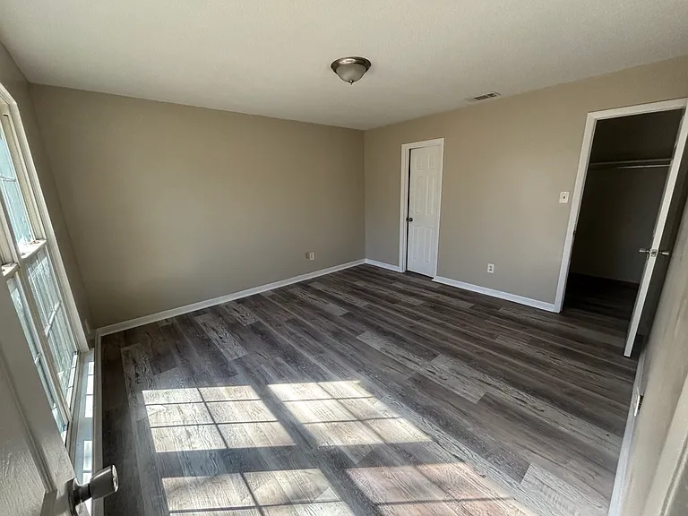 832 Sun Valley Rd — Photo 7