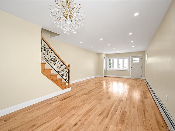 3rd image of 5216 M Avenue