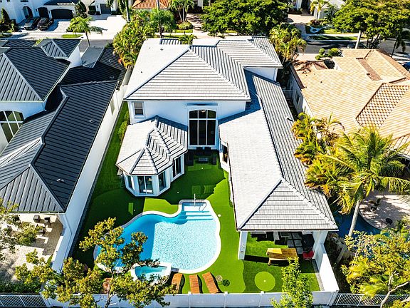 5th image of 16048 Bristol Isle Way