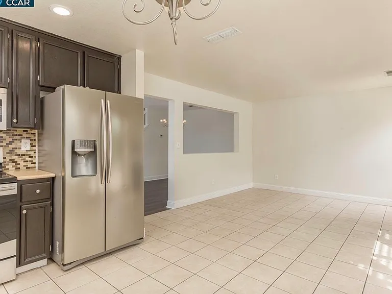 1727 Periwinkle Way — Photo 6