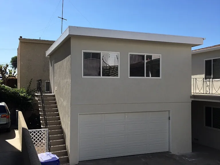 1160 Manhattan Beach Blvd — Photo 10