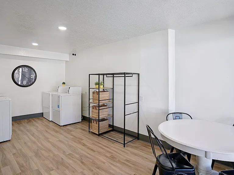 Southgate Apartments — Photo 13
