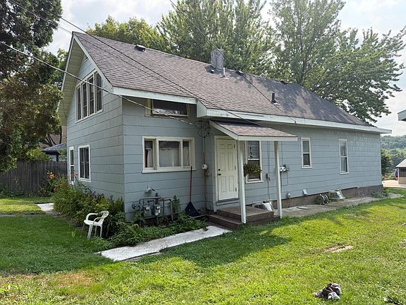 2nd image of 220 N Washington St