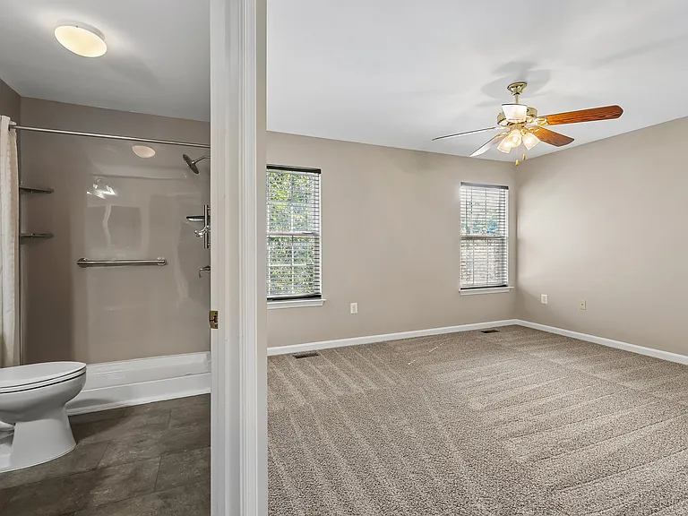 532 Kalmia Sq NE — Photo 22