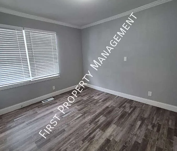 1013 Lansdell Rd — Photo 8