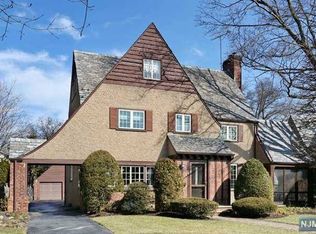 72 Oxford Pl, Glen Rock, NJ 07452