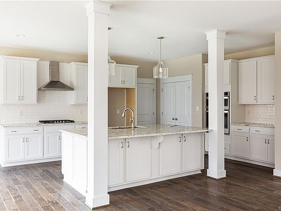 4th image of 13112 La Reine Ct