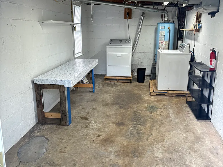1/2 Valley St W — Photo 9