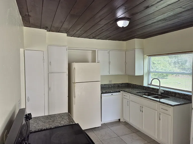616 S Kentucky Ave — Photo 43