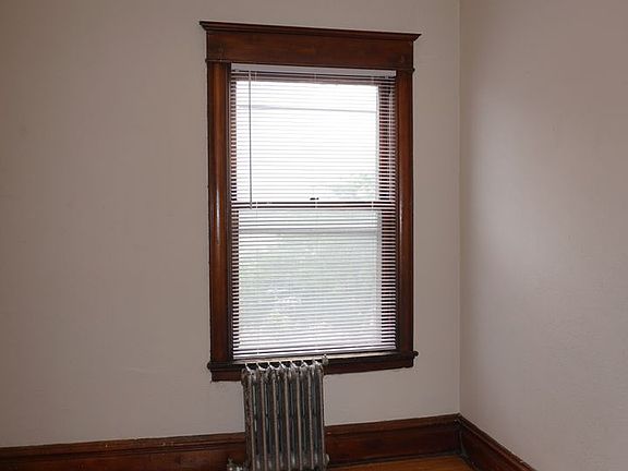 5th image of 2820 1st Ave S APT 20