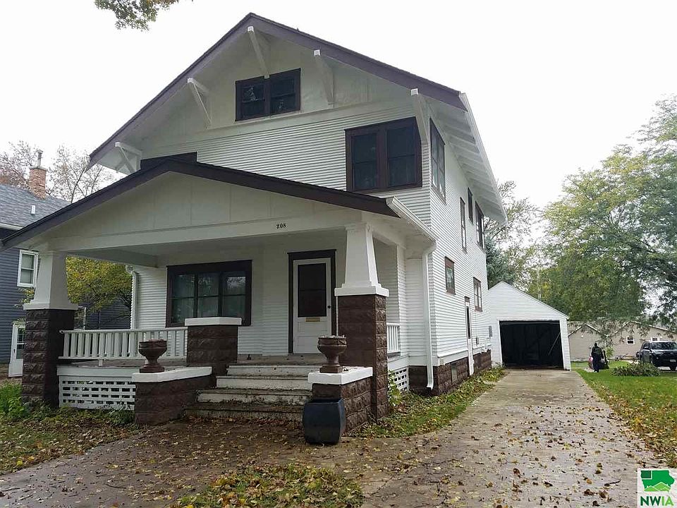 1st image of 208 Ontario St
