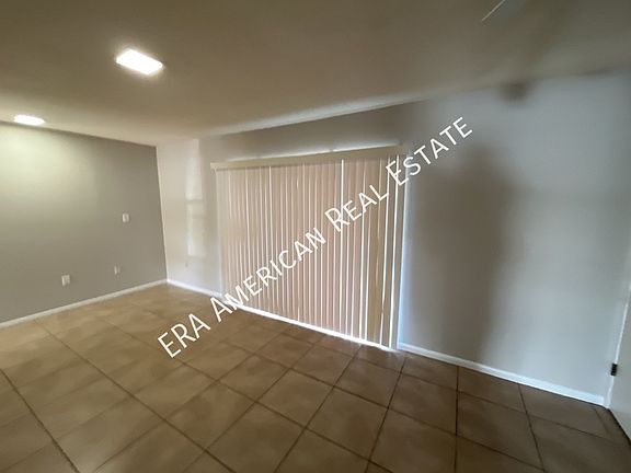 4th image of 407 Marshall Ct NW Unit 4
