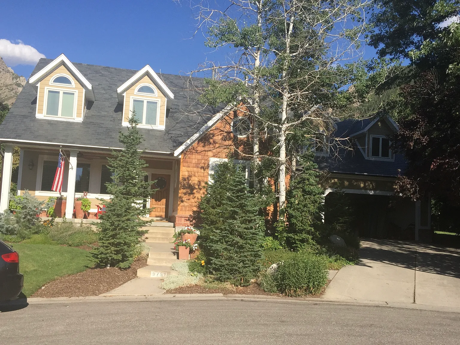 6 bed, 4.5 bath, 4770 sqft, $5,500 — Photo 2