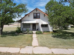 512 Main St, Grainfield, KS 67737