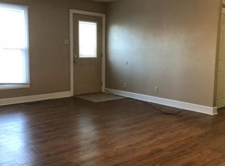 3917 SW Mission Ct, Topeka, KS 66614