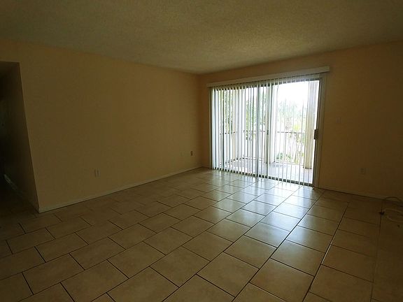 4th image of 518 Orange Dr APT 21