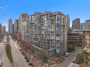 238 Alvin Narod Mews #404, Vancouver, BC V6B 5Z3