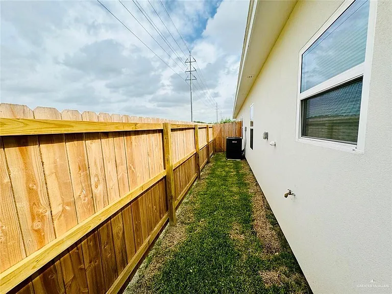 3013 W Driftwood St #1 — Photo 6